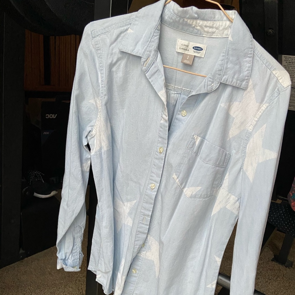 Ligh blue button down chambray with pocket